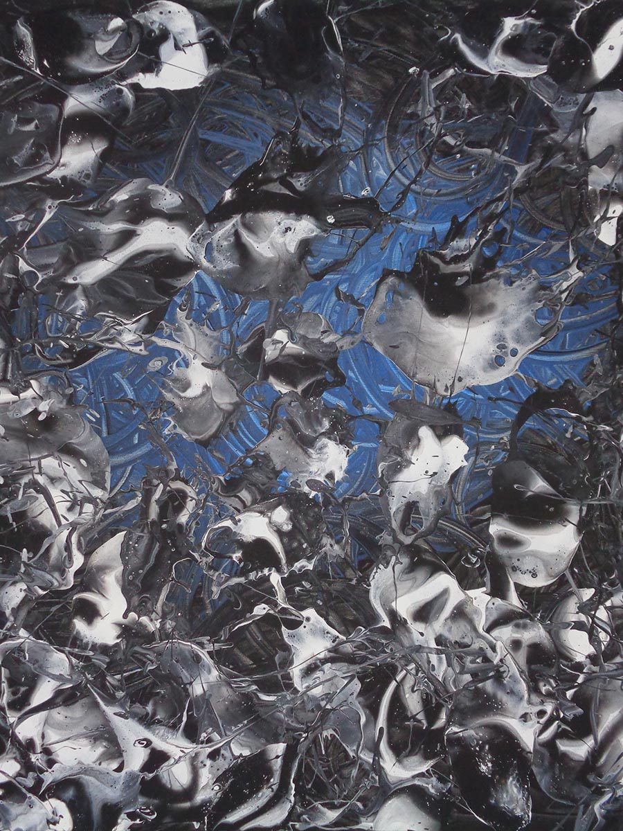 Abstraktes Schüttbild mit fließender Farbstruktur