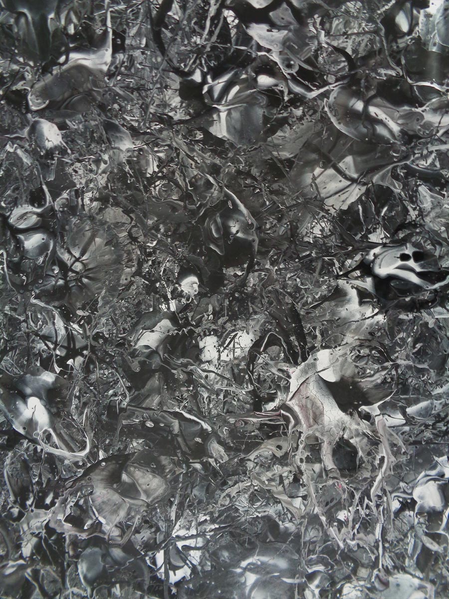 Abstrakte Schüttkunst mit kreativer Farbdynamik